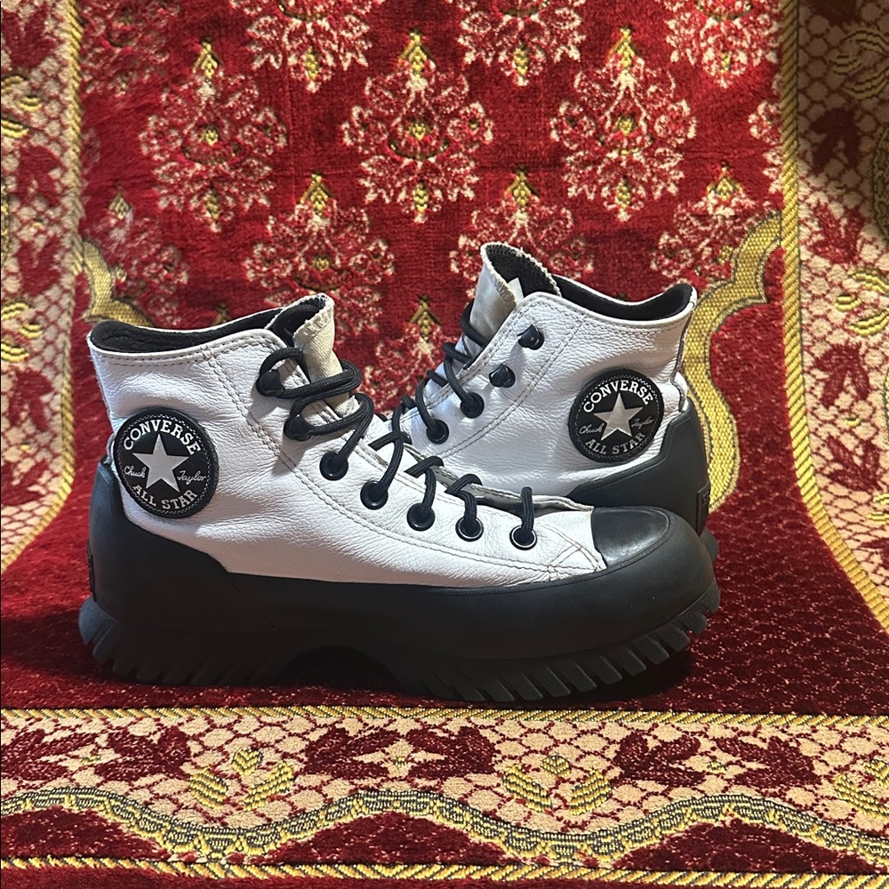 Converse all stars lugged weatherproof high tops size 7.5